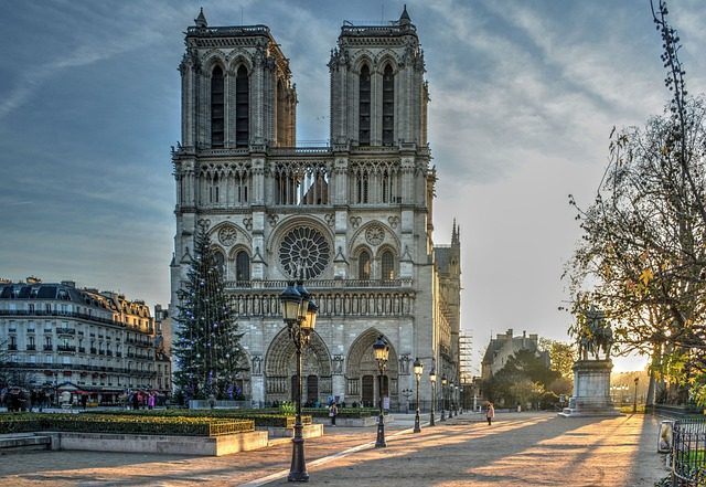 notre dame at christmas