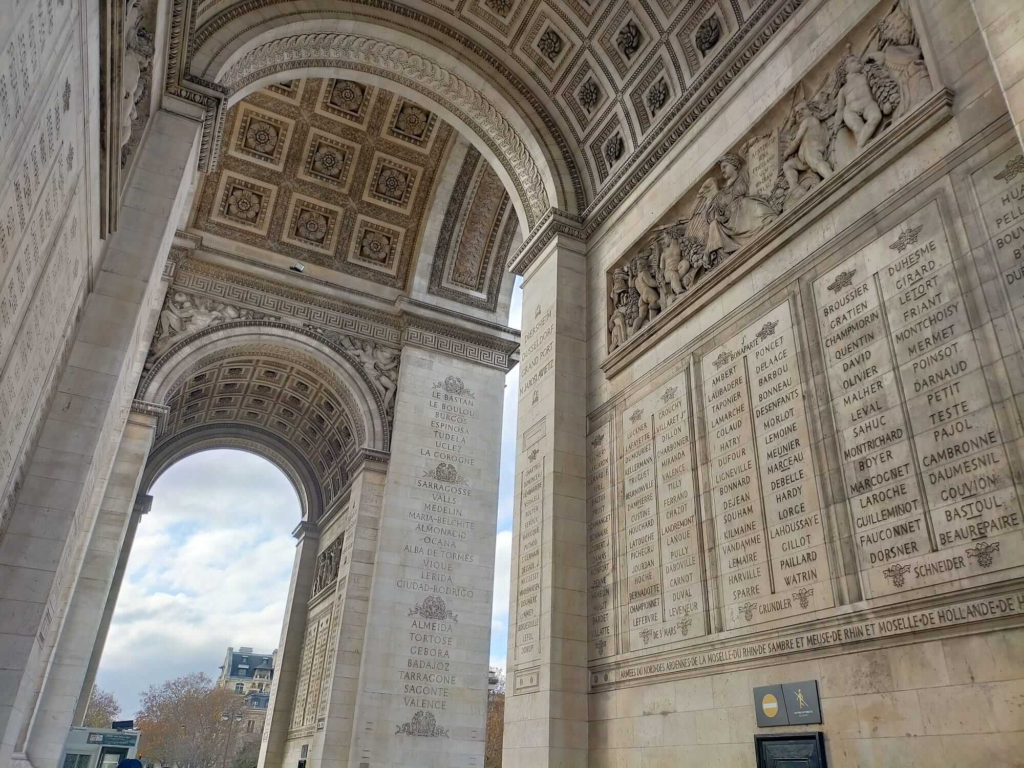 Photo by Alejandro Ramirez G Names inside arc de triomphe